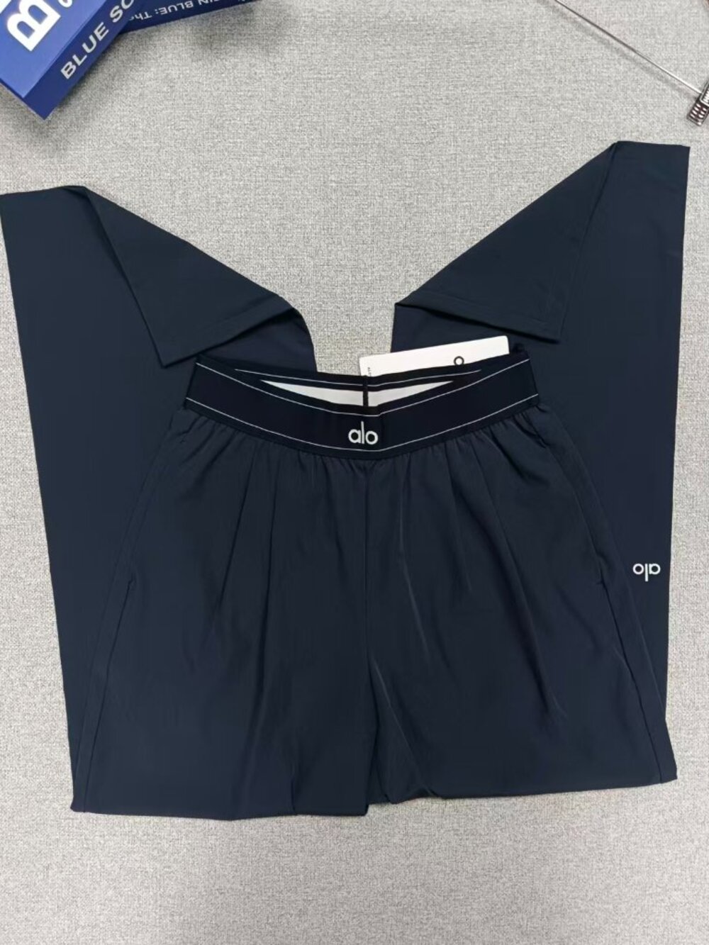 😃ALO Yoga Suit Up Trouser Navy Blue🧣Straight&Wide Leg Brand new 30-inch inseam - Picture 7 of 8